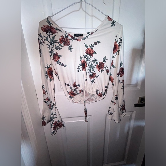Floral, flowing sleeves shirt - Picture 6 of 6